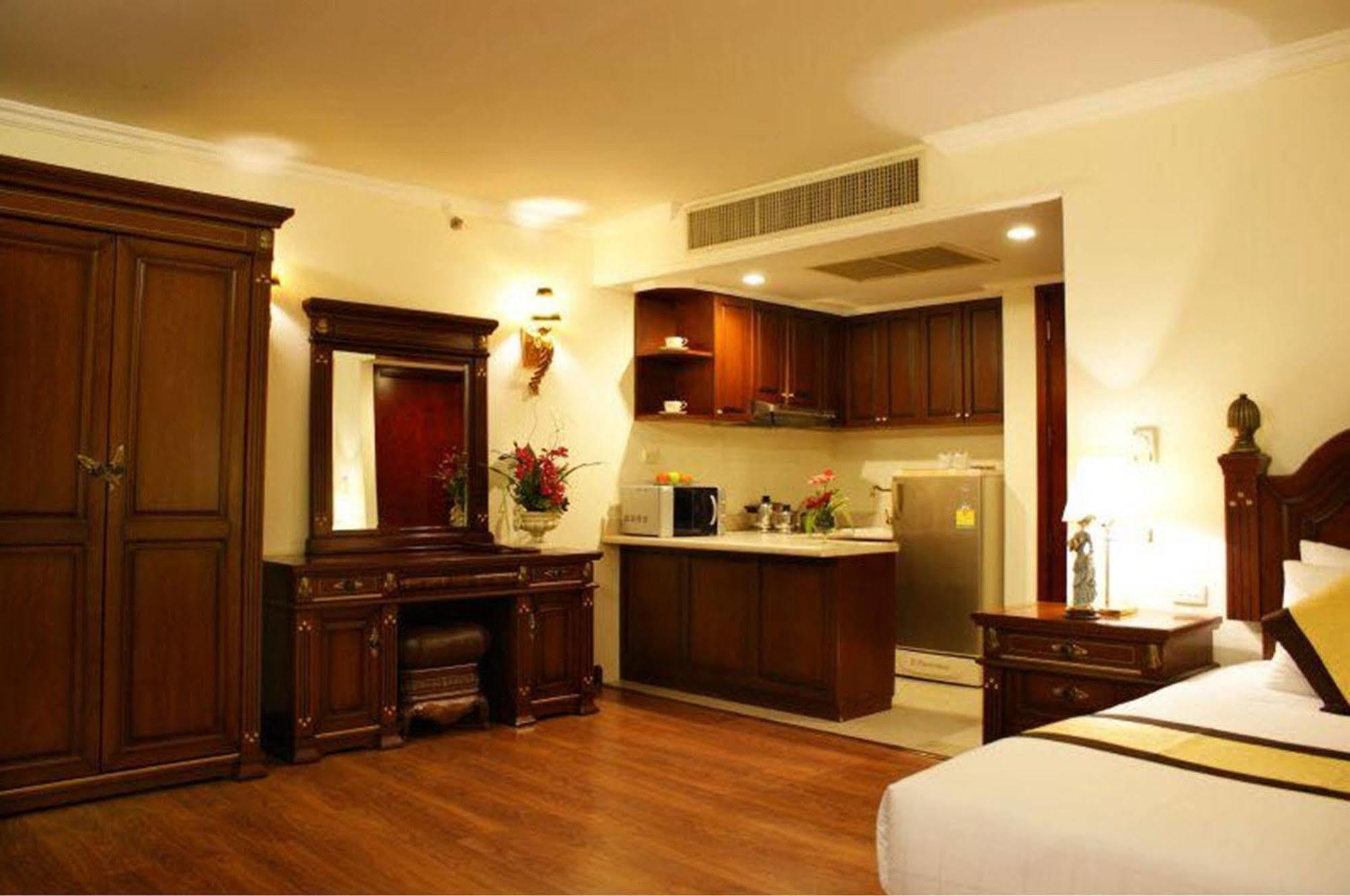 Lk Metropole Hotel Pattaya Exterior photo