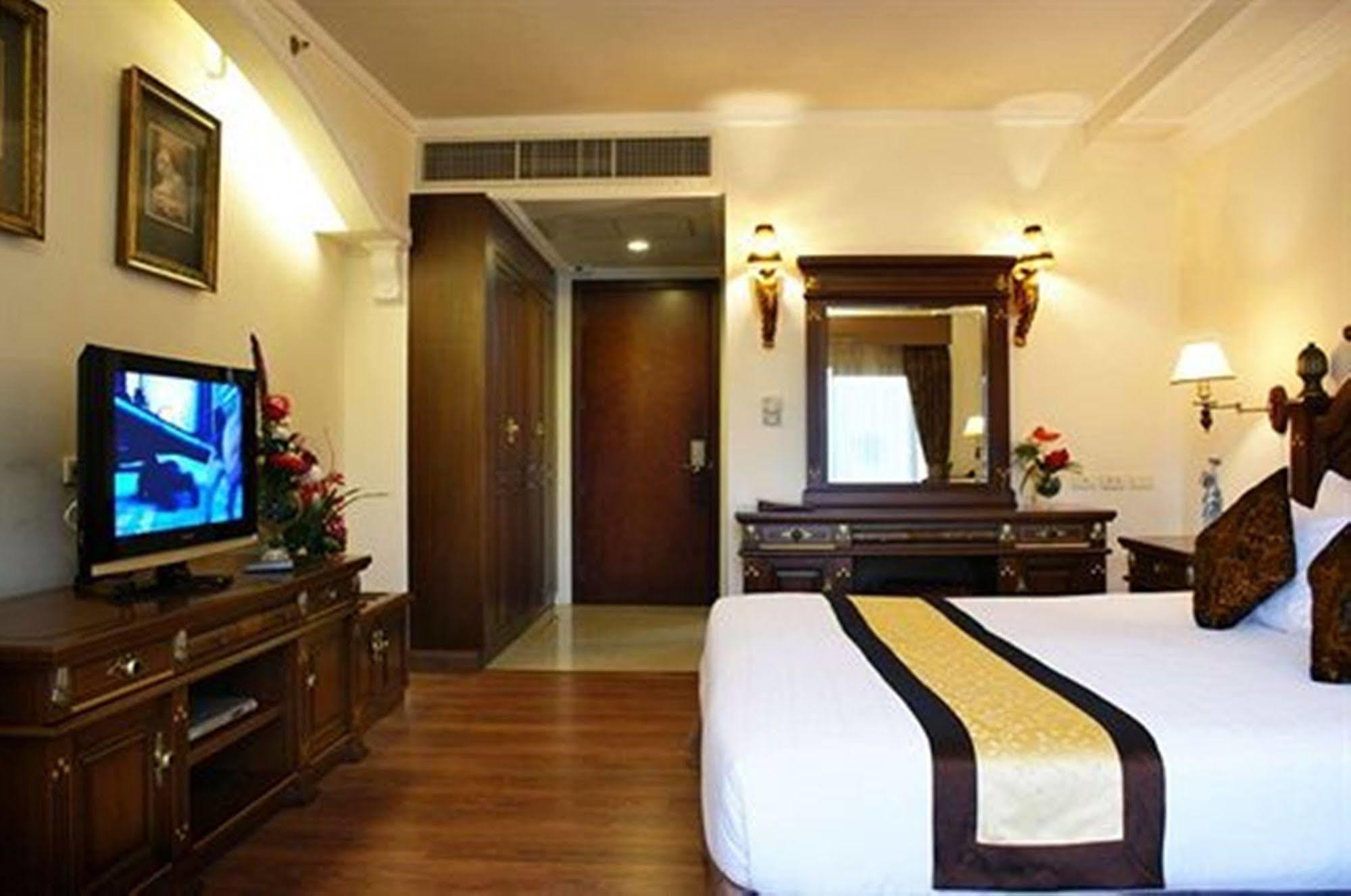 Lk Metropole Hotel Pattaya Exterior photo